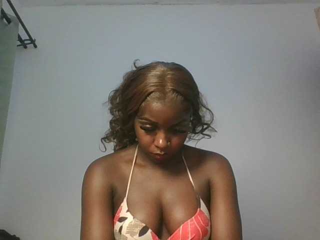 Sexykitten1 live cam on BongaCams