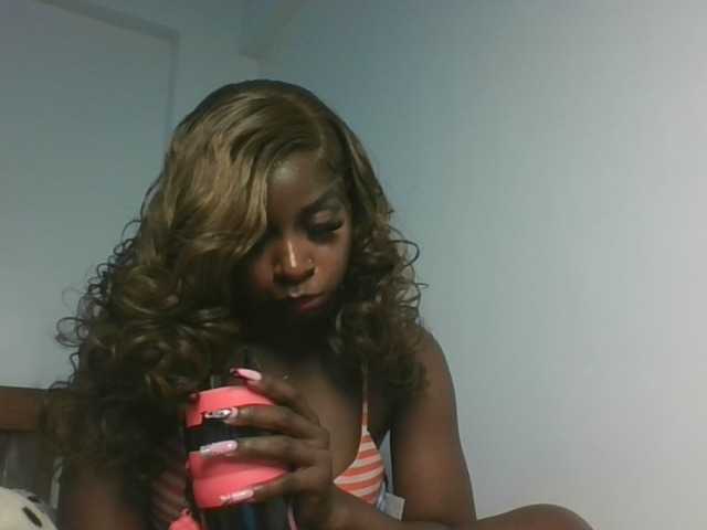 Sexykitten1 live cam on BongaCams