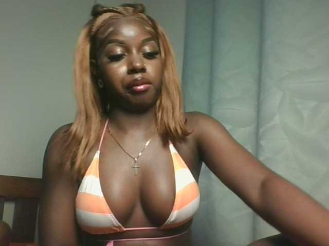 Sexykitten1 live cam on BongaCams