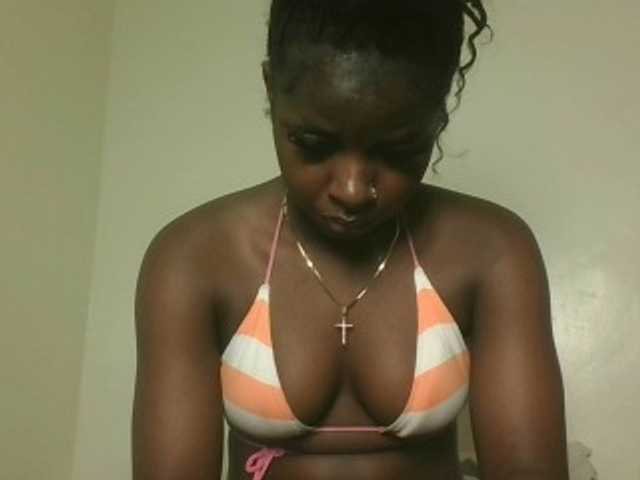 Sexykitten1 live cam on BongaCams