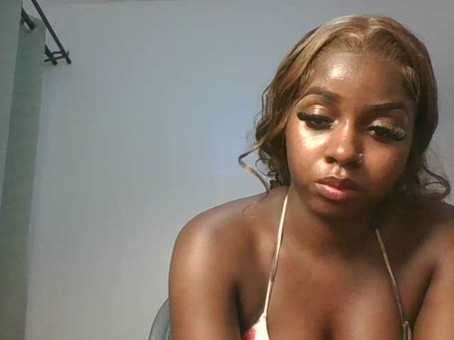 Sexykitten1 live cam on BongaCams