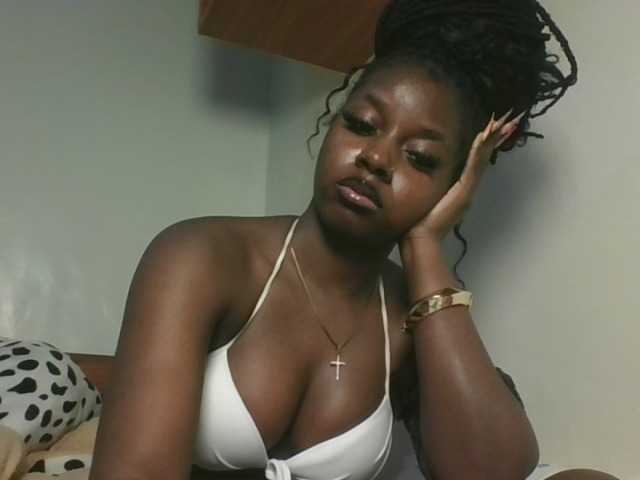 Sexykitten1 live cam on BongaCams