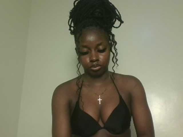 Sexykitten1 live cam on BongaCams