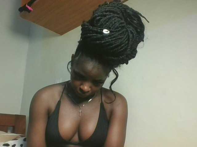 Sexykitten1 live cam on BongaCams