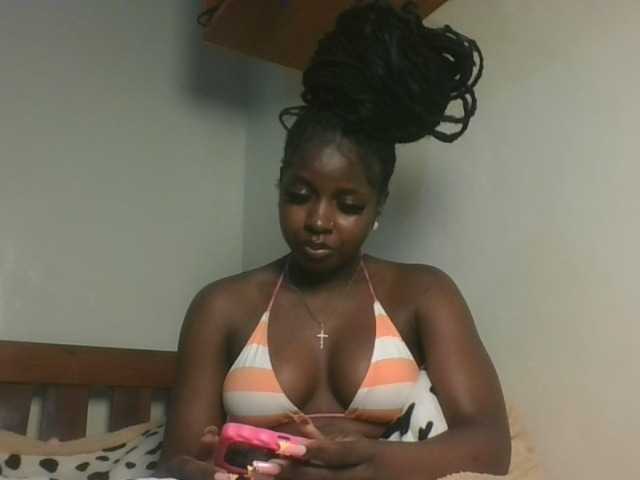 Sexykitten1 live cam on BongaCams