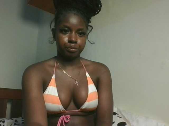 Sexykitten1 live cam on BongaCams