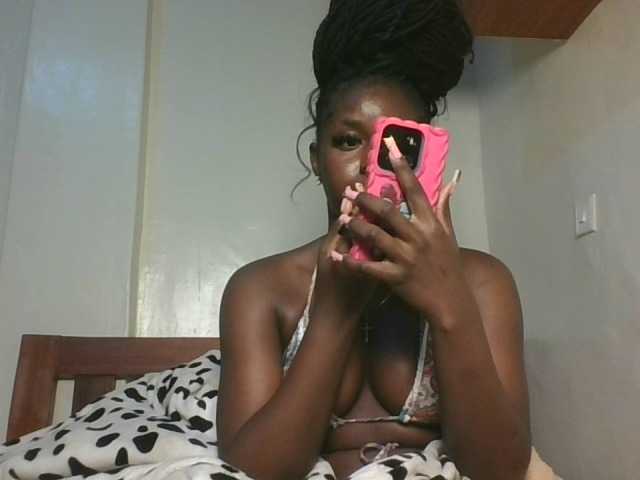 Sexykitten1 live cam on BongaCams