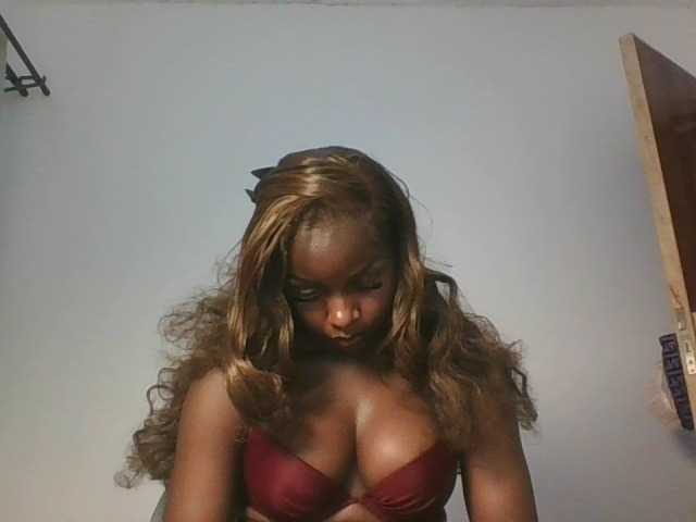 Sexykitten1 live cam on BongaCams