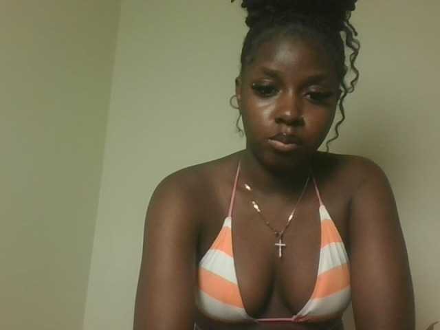 Sexykitten1 live cam on BongaCams