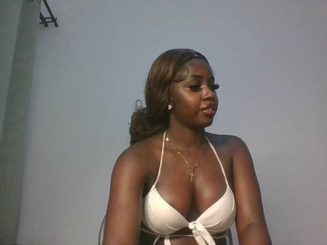 Sexykitten1 live cam on BongaCams