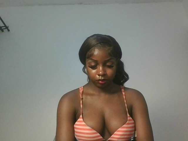 Sexykitten1 live cam on BongaCams