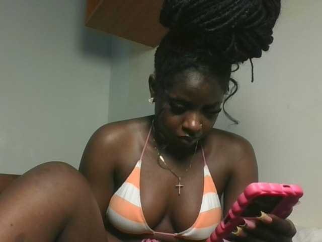 Sexykitten1 live cam on BongaCams