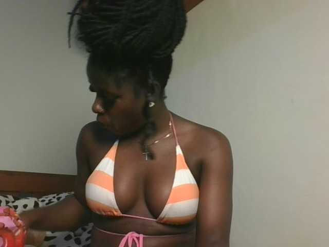 Sexykitten1 live cam on BongaCams