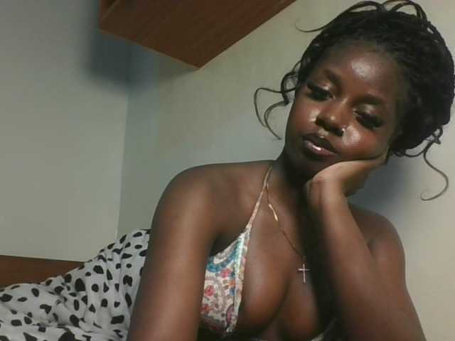 Sexykitten1 live cam on BongaCams