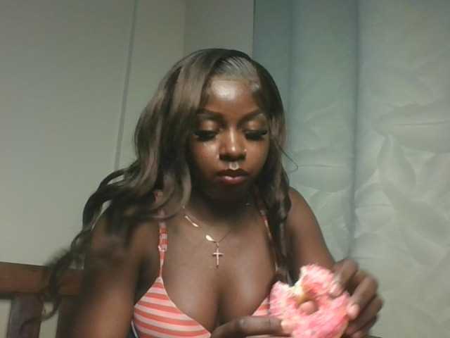 Sexykitten1 live cam on BongaCams