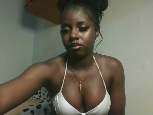Sexykitten1 live cam on BongaCams