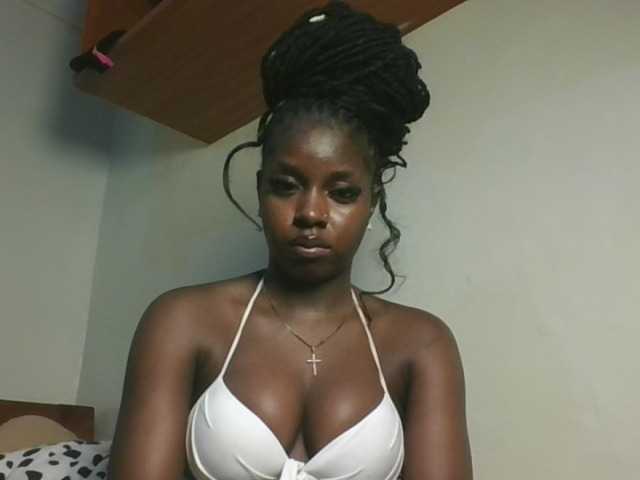 Sexykitten1 live cam on BongaCams