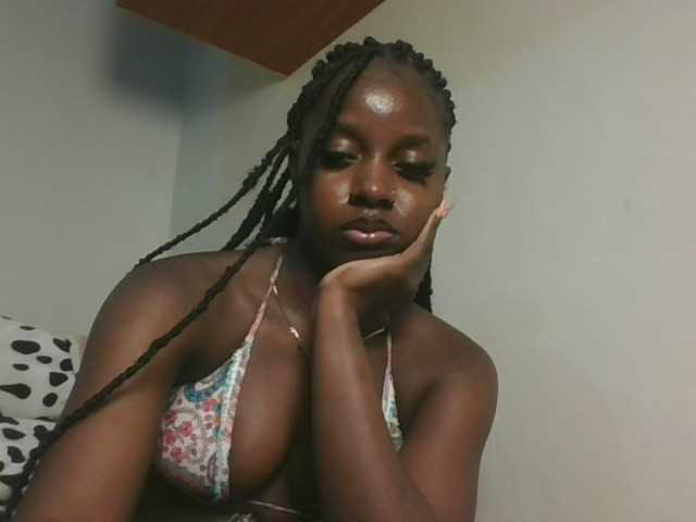 Sexykitten1 live cam on BongaCams
