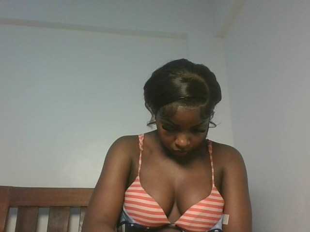 Sexykitten1 live cam on BongaCams