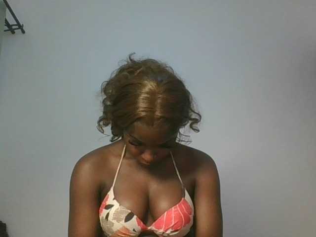 Sexykitten1 live cam on BongaCams