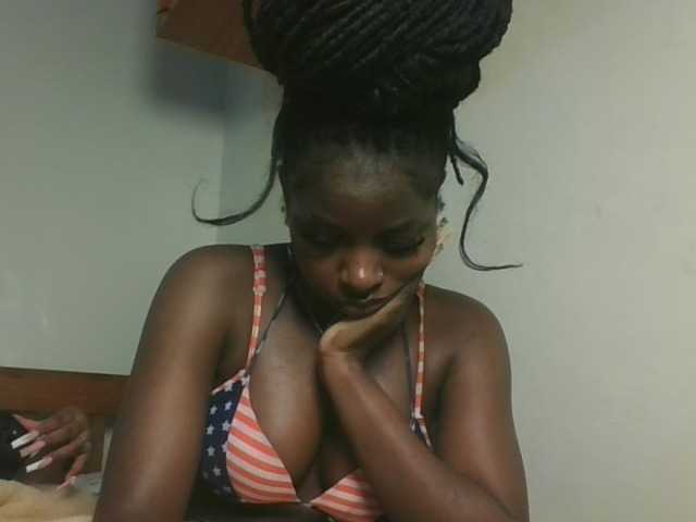 Sexykitten1 live cam on BongaCams