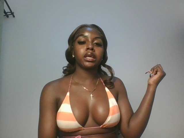 Sexykitten1 live cam on BongaCams
