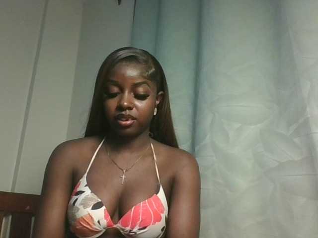 Sexykitten1 live cam on BongaCams