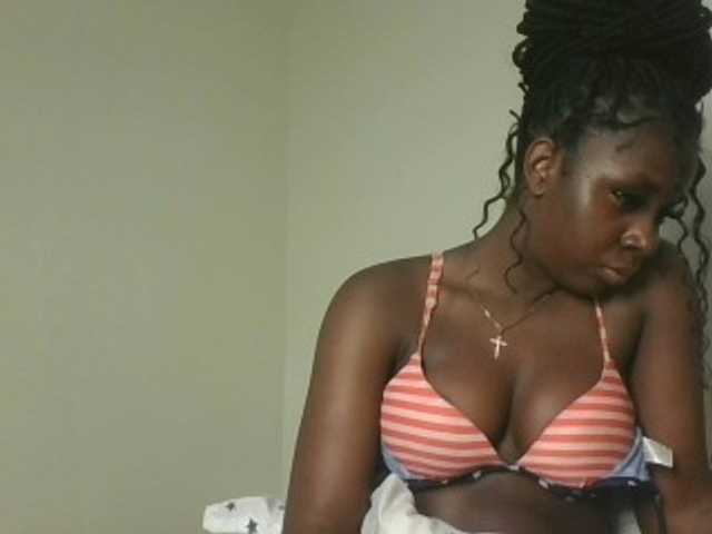 Sexykitten1 live cam on BongaCams