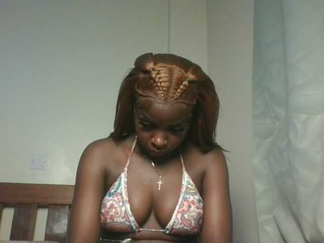 Sexykitten1 live cam on BongaCams