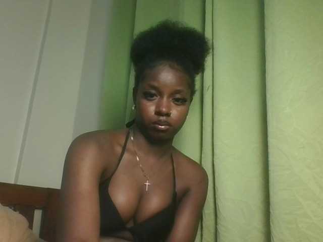 Sexykitten1 live cam on BongaCams