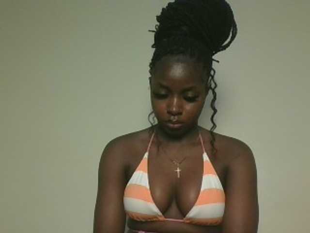 Sexykitten1 live cam on BongaCams
