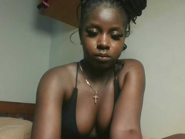 Sexykitten1 live cam on BongaCams
