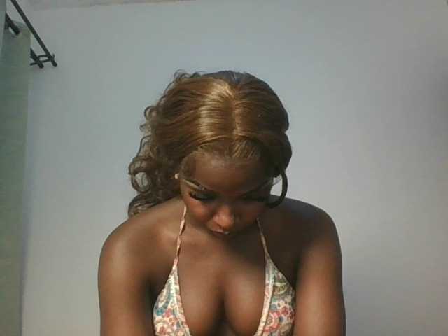 Sexykitten1 live cam on BongaCams
