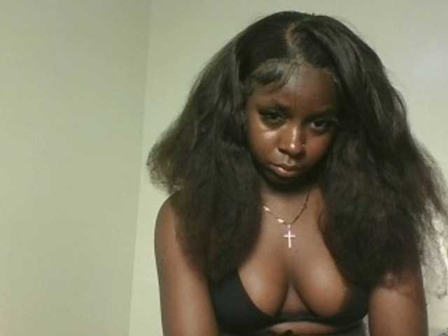 Sexykitten1 live cam on BongaCams