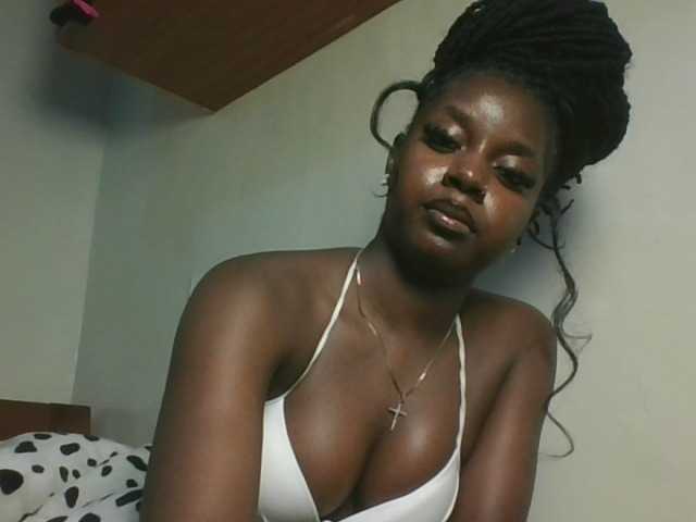 Sexykitten1 live cam on BongaCams