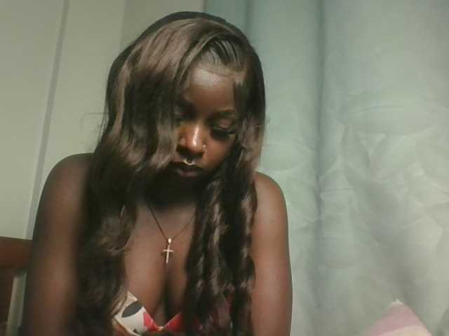 Sexykitten1 live cam on BongaCams