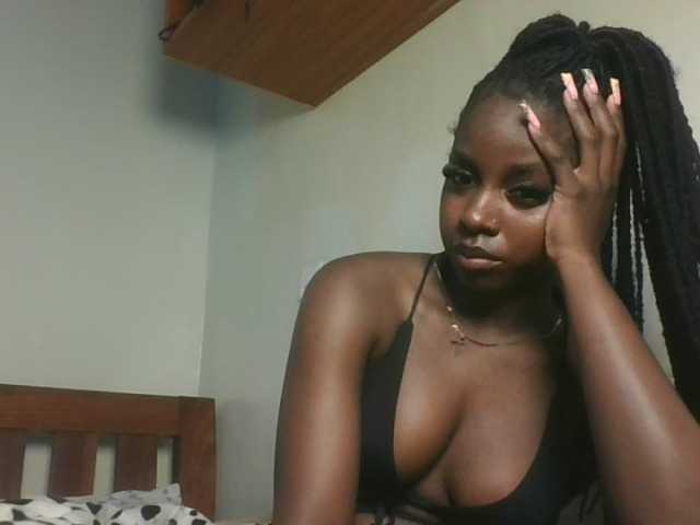 Sexykitten1 live cam on BongaCams