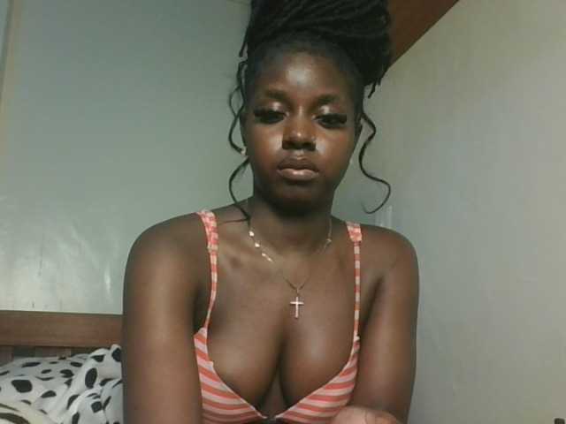Sexykitten1 live cam on BongaCams