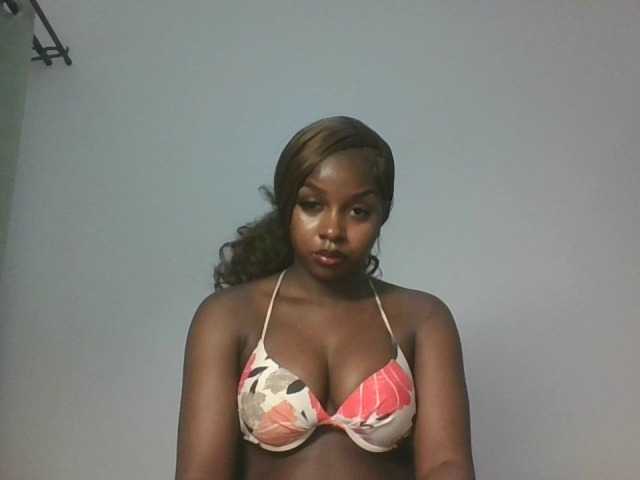 Sexykitten1 live cam on BongaCams