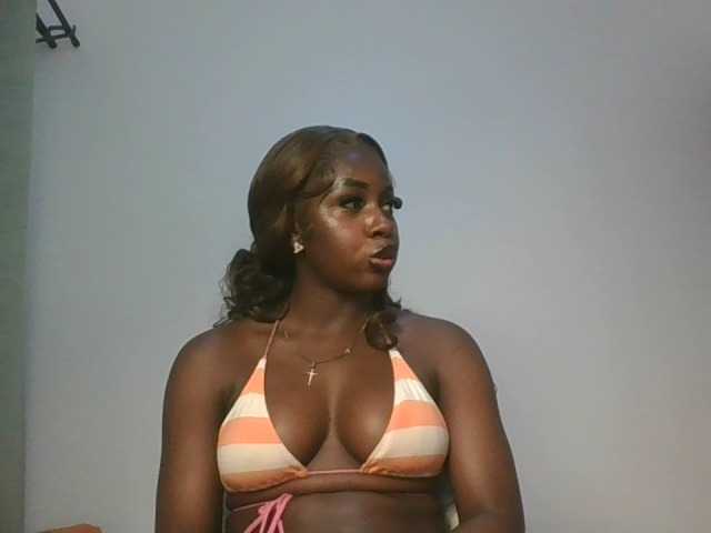 Sexykitten1 live cam on BongaCams