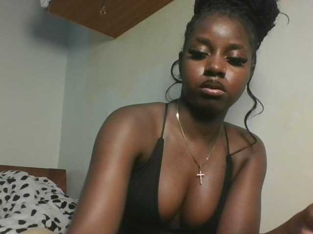 Sexykitten1 live cam on BongaCams