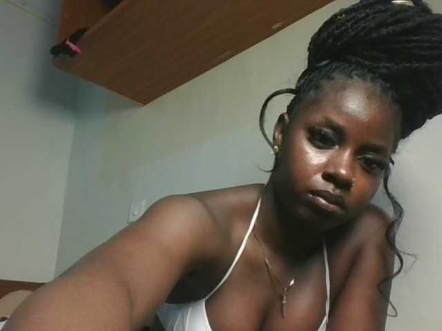 Sexykitten1 live cam on BongaCams