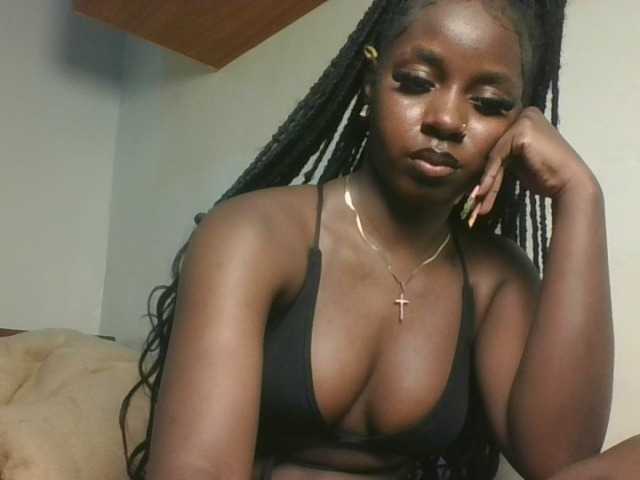 Sexykitten1 live cam on BongaCams