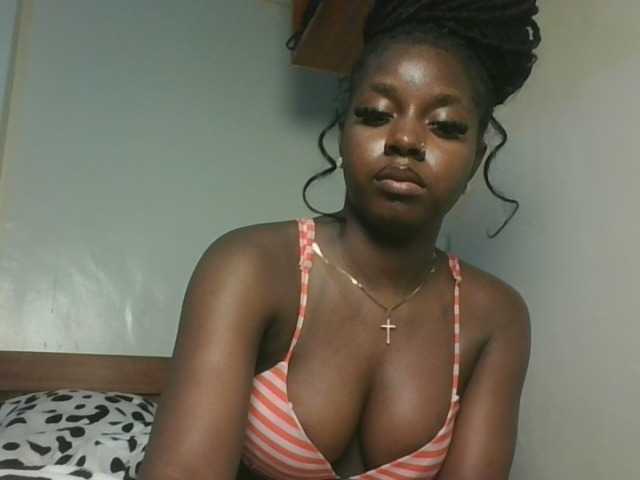Sexykitten1 live cam on BongaCams