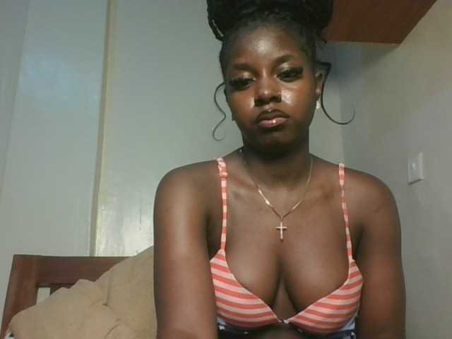Sexykitten1 live cam on BongaCams