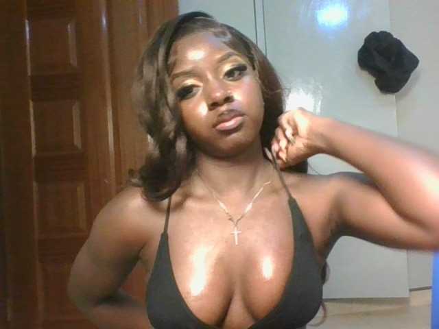 Sexykitten1 live cam on BongaCams