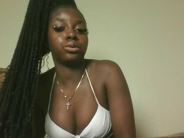 Sexykitten1 live cam on BongaCams