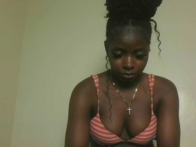 Sexykitten1 live cam on BongaCams