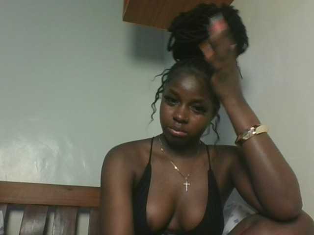 Sexykitten1 live cam on BongaCams