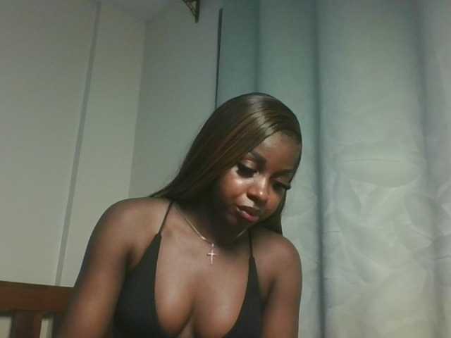 Sexykitten1 live cam on BongaCams